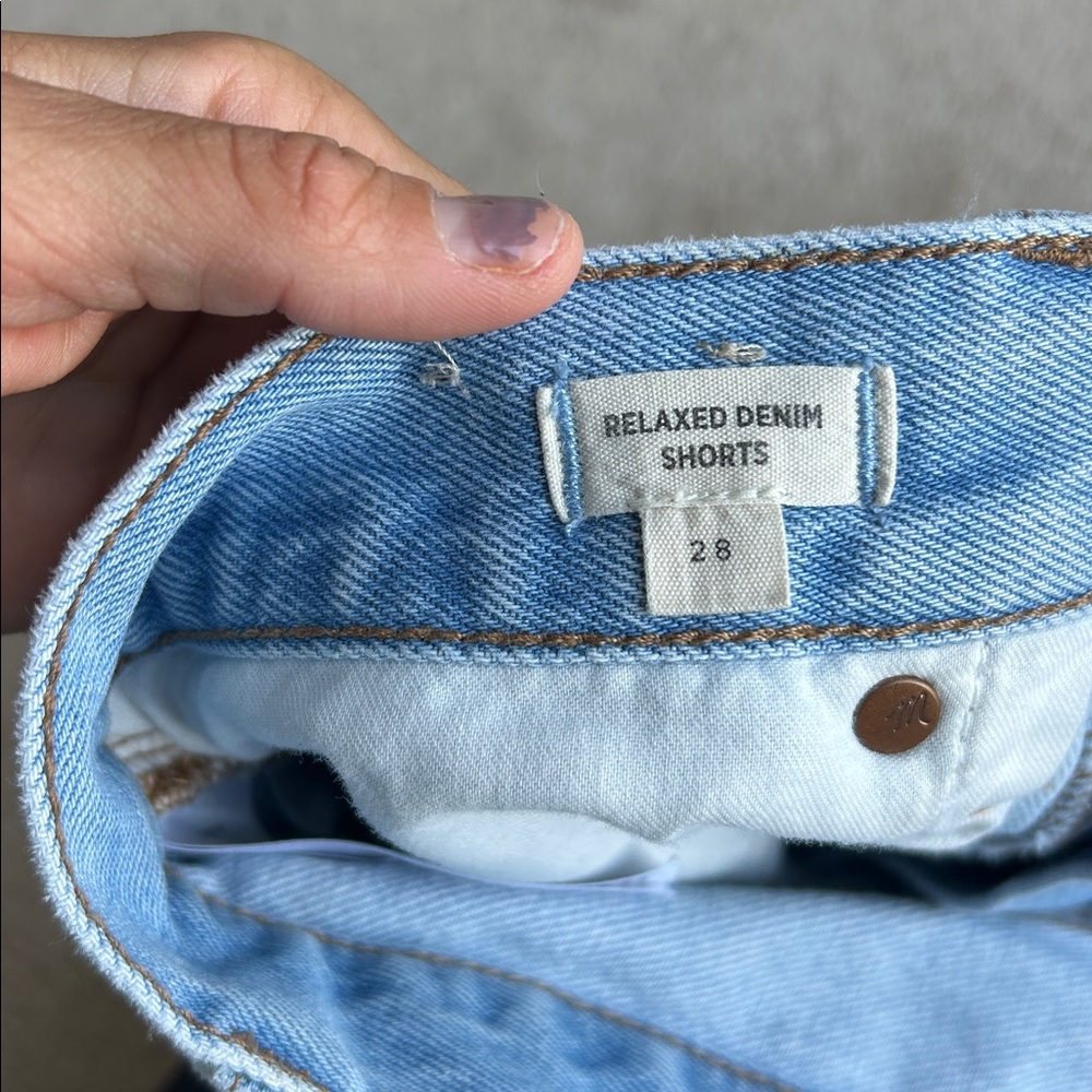 Madewell Light Blue Frayed Hem Women's Denim Shorts size 28 with Buttonfly - Picture 4 of 5